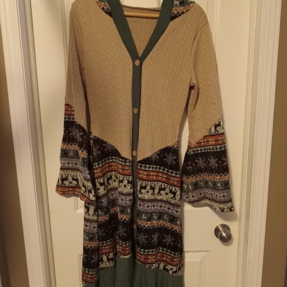 DRESSLILY Hooded Knit Dress with Button Front - Picture 4 of 6